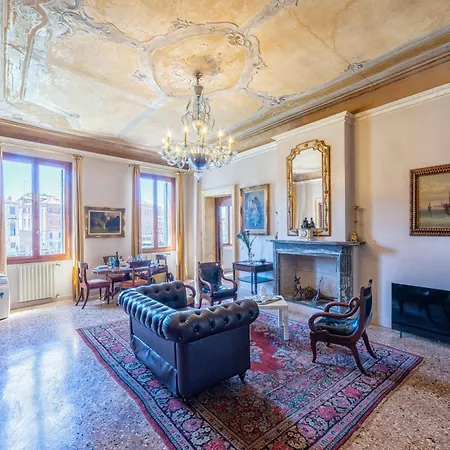 Apartment Gran Canal View - The B Collection Venice