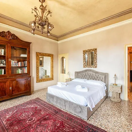 Apartment Gran Canal View - The B Collection Venice